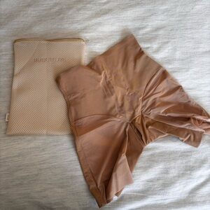 Honeylove mid-waist short